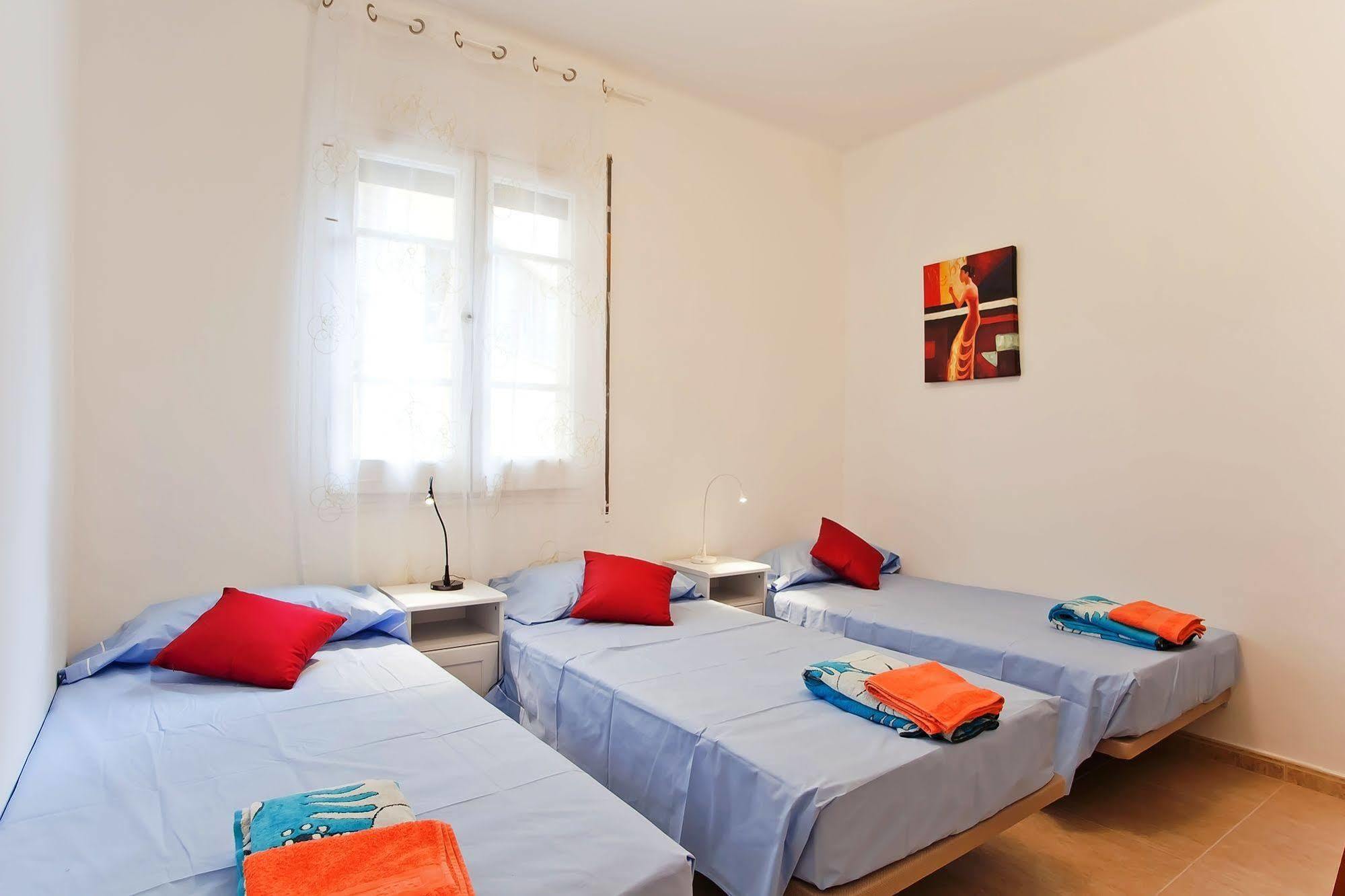 Apartamentos Tarradellas Sants Estacio Barcelona Exterior foto